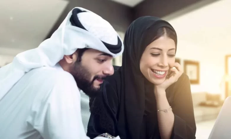 علامات اعجاب الرجل بالمرأة في العمل