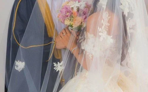 فتاة تطلق يوم زفافها من زوجها في السعودية…!!